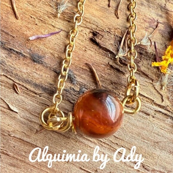 Alquimia Jewelry - Dainty carnelian ball pendant gold minimalist necklace
